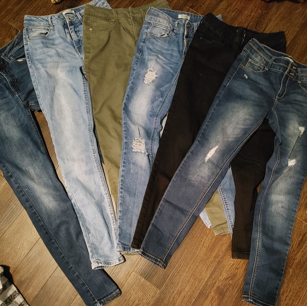6 pairs of Mudd jeans/pants - quantity is 1 bunch of 6 pairs of jeans